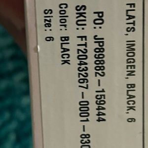 Selling a women’s size 6 black Just fab shoe. New in the box never worn.